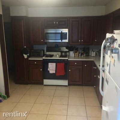Foto principal - 472 Roxborough Ave