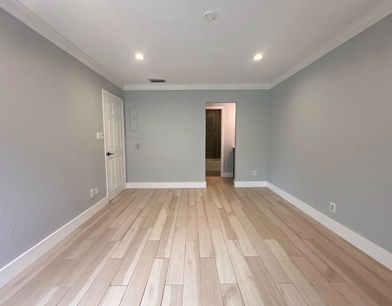Building Photo - 9638 Oakburst Ln