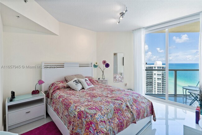 Foto del edificio - 16699 Collins Ave