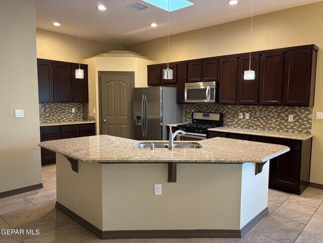 Building Photo - 5724 Valley Lilac Ln