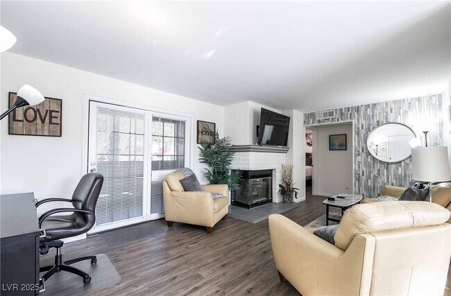 Foto del edificio - 101 Luna Way