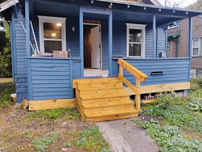 Building Photo - 1414 Maple Ave