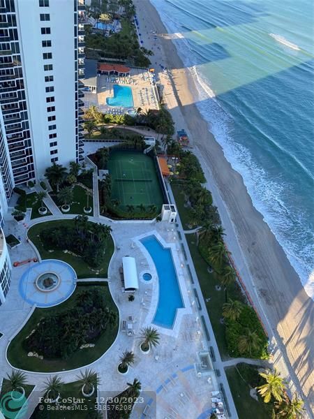 Foto del edificio - 19111 Collins Ave