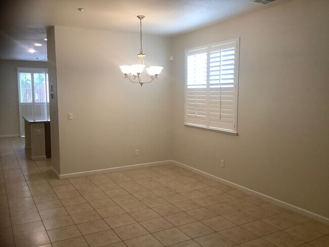 Building Photo - 4504 Crimson Clover Dr