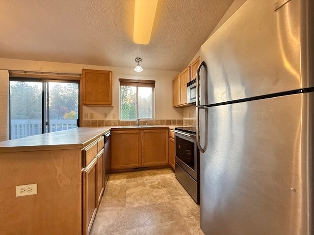 Building Photo - 950 E Calkins Dr