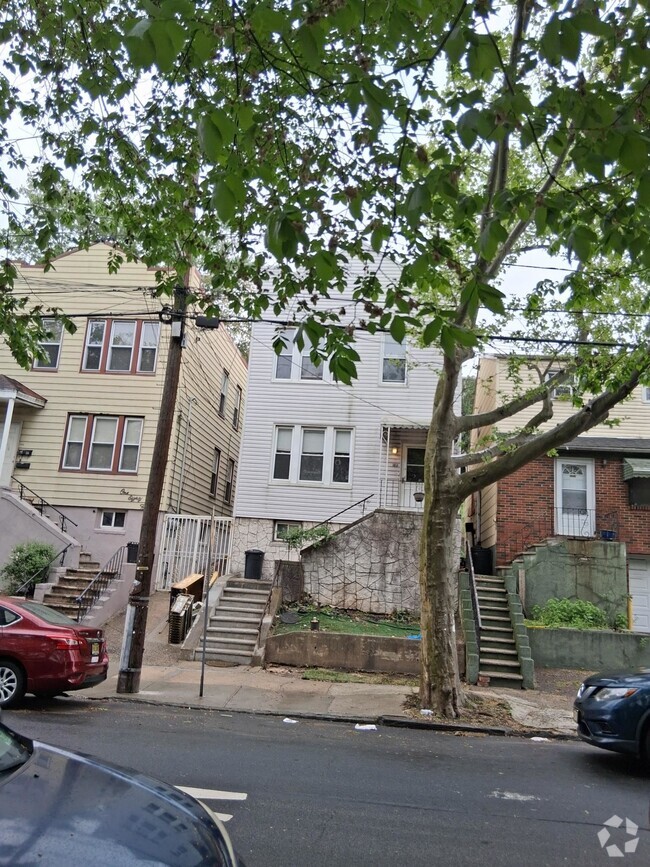 Building Photo - 182 Terrace Ave