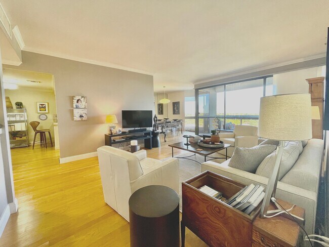 Foto del edificio - 7887 Broadway