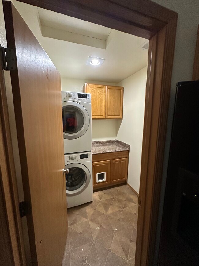 Foto del edificio - 7722 N Maple St