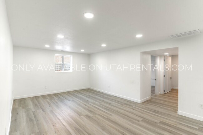 Foto del edificio - 5866 S 129 W