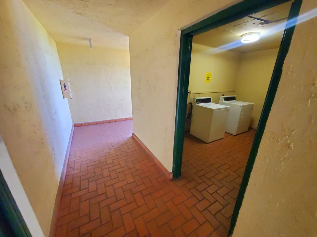 Foto principal - 9945 W Flagler St
