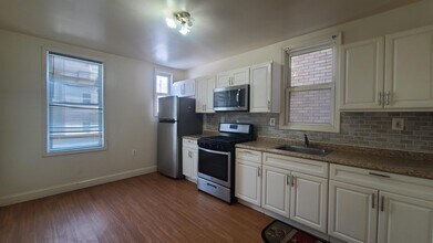 Building Photo - 32 Armstrong Ave