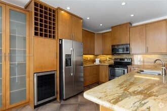 Building Photo - 935 Corkwood St