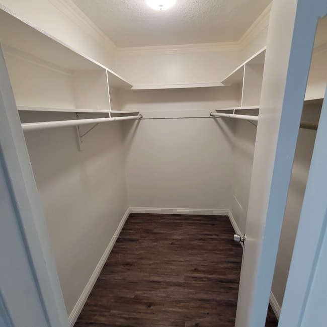 Building Photo - 101 Normandie Ave