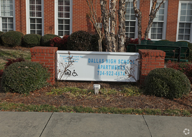 Foto del edificio - Dallas High School Apartments