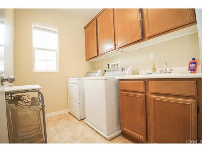 Building Photo - 45855 Daviana Way