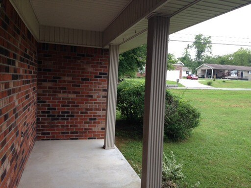 Building Photo - 106 Carrie Dr NW
