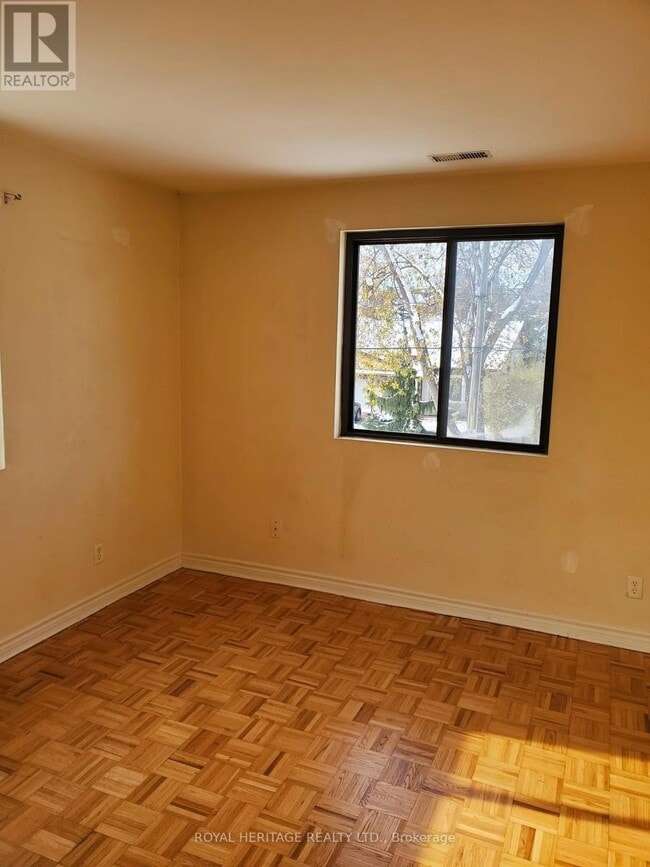 Building Photo - 677 Marksbury Rd