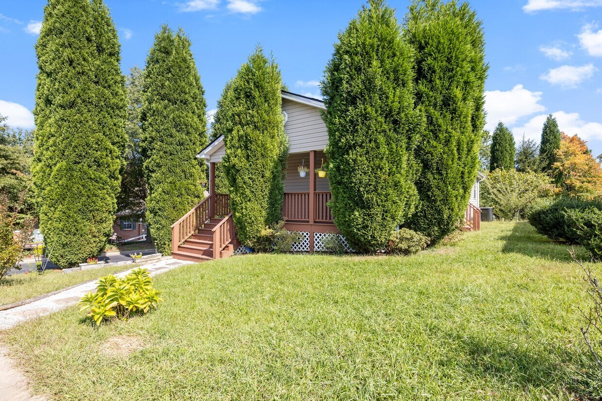63 Fickley Dr, Hendersonville, NC 28792 House Rental in
