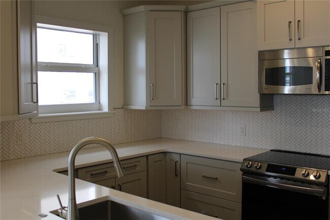 Building Photo - 2825 Terra Ceia Bay Blvd