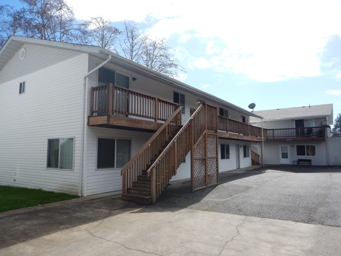 Primary Photo - Sea West Apartments