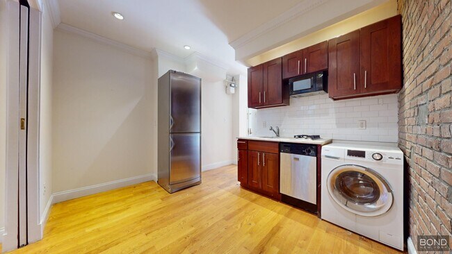 Foto del edificio - 610 E 9th St