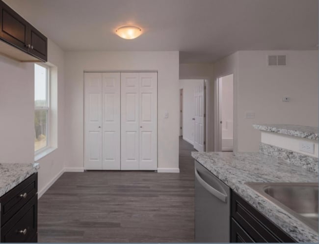 Building Photo - 4735 W Amanda Dr