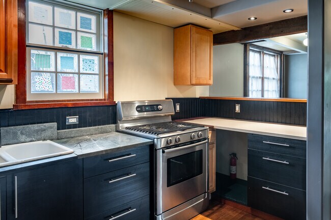 Foto del edificio - 235 Piermont Ave