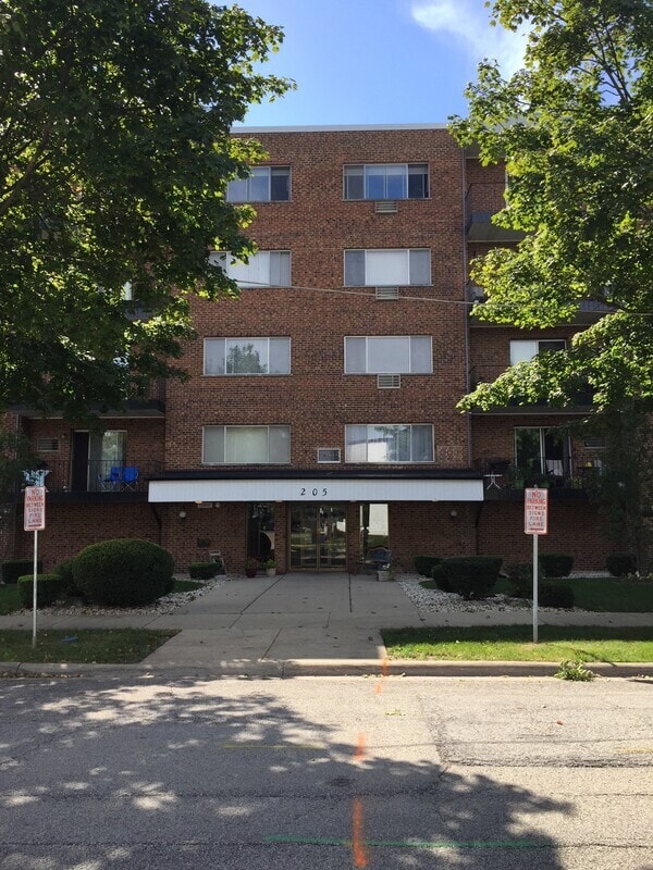 205 W Miner St Unit Apt 101, Arlington Heights, IL 60005 Condo for