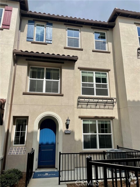 Building Photo - 2424 Villena Way