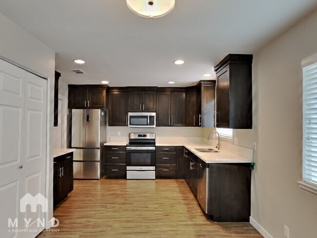 Foto del edificio - 1013 James Lovell St