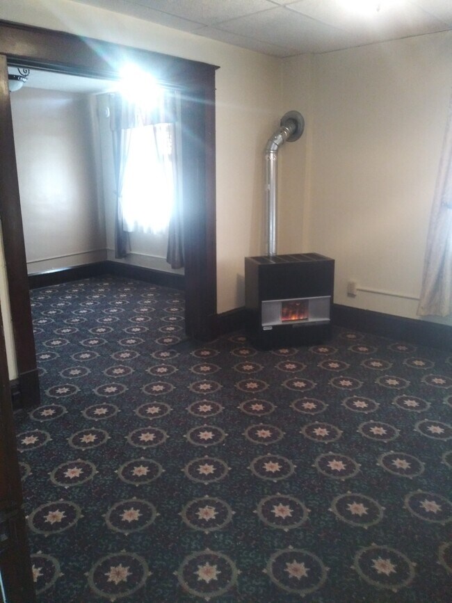 301 E 2nd St Unit B, Oil City, PA 16301 Apartments in Oil City, PA
