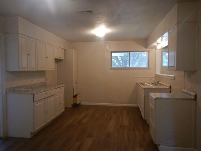 Foto del edificio - 10338 Homestead Rd