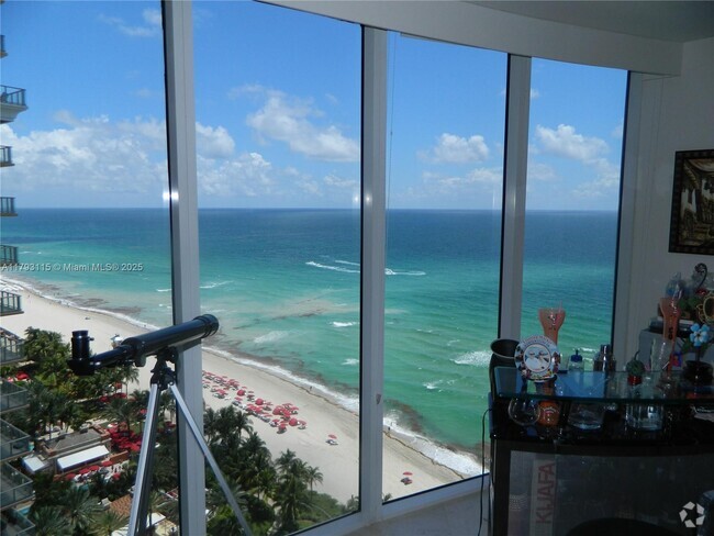 Building Photo - 17555 Collins Ave