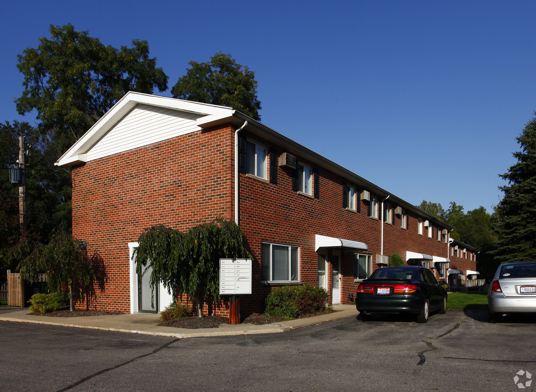 Hilltop Apartments and Townhomes – photo 5