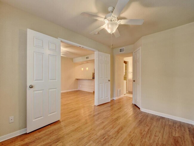 Building Photo - 7685 Northcross Dr