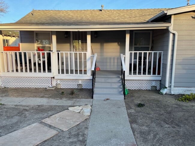 Front of the house - 1840 1st St