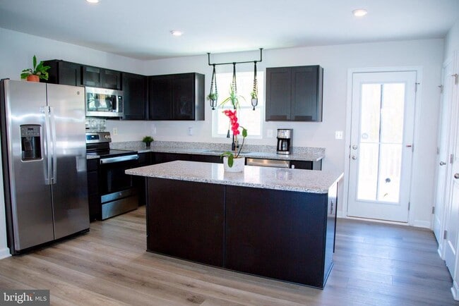 Building Photo - 540 Old Potomac Church Rd