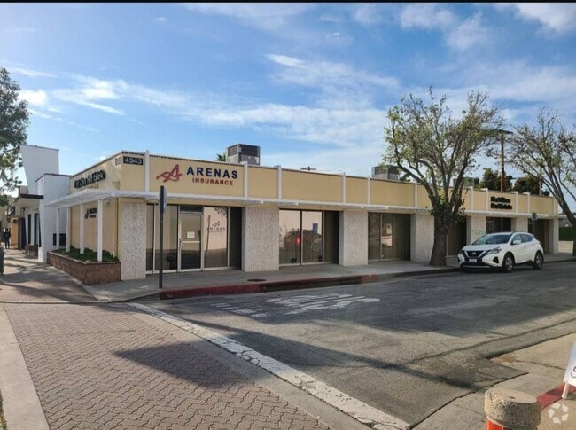 Building Photo - 4343 Tweedy Blvd