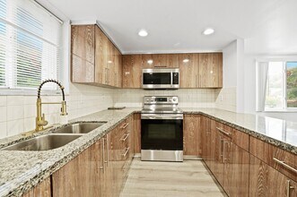 Building Photo - 651 NW 82nd Ave