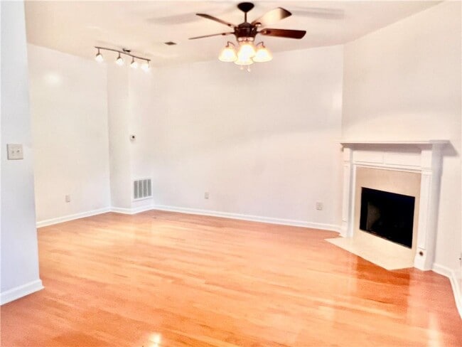 Foto del edificio - 1212 Primrose View Cir NW