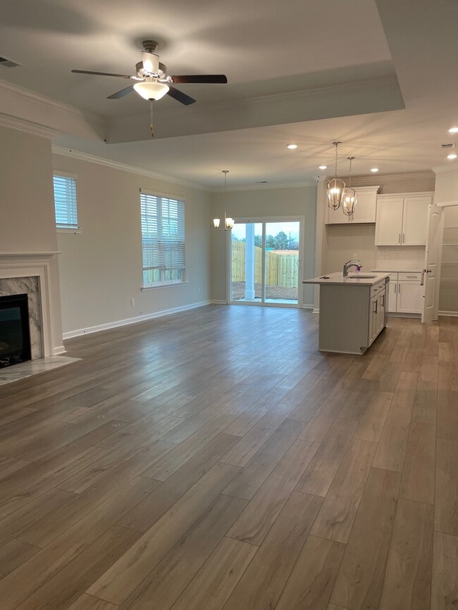 Hall - 565 Ludlow Ln