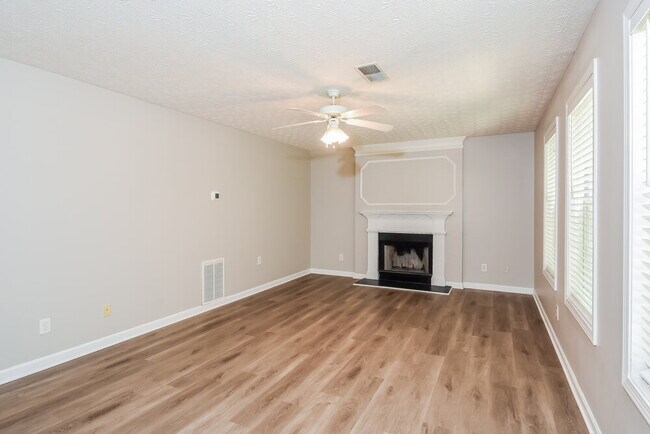 Building Photo - 2498 Tolliver Dr