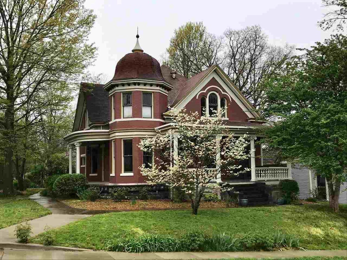 Primary Photo - 741 E 10th Ave