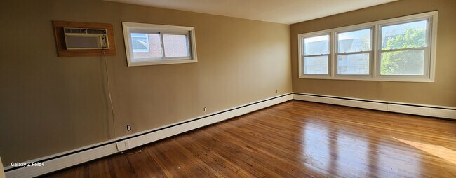 Building Photo - 86 Tompkins Cir