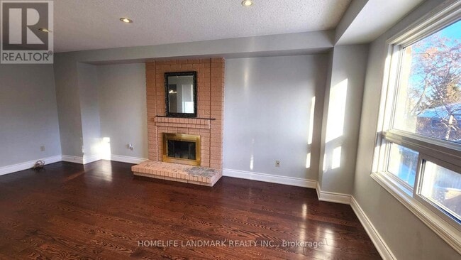 Photo du bâtiment - 200 Forsyth Rd