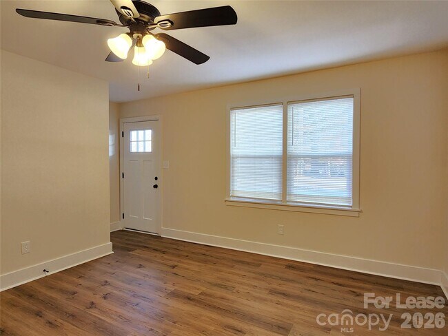 Foto del edificio - 315 Hamilton Dr NE