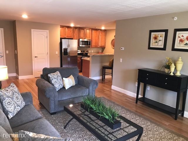 Foto principal - 67 Provencal Rd