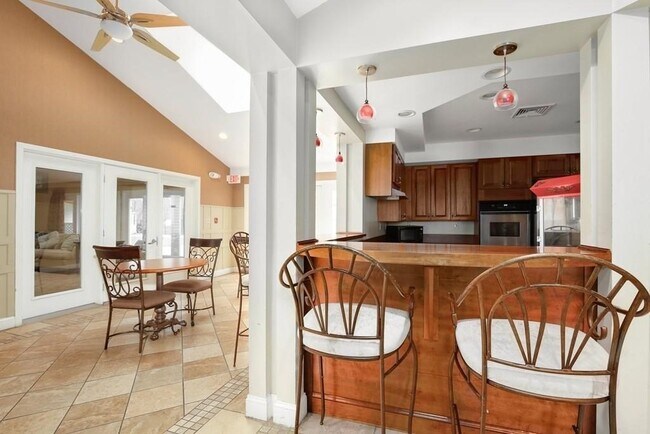 Foto del edificio - 651 Brookside Dr