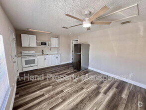 Building Photo - 824 Washington Palm Loop