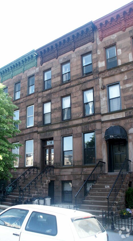 Primary Photo - 528 9th St